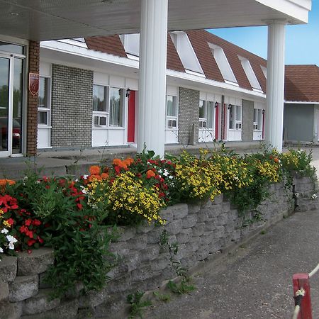 Hotel Matagami Exteriör bild